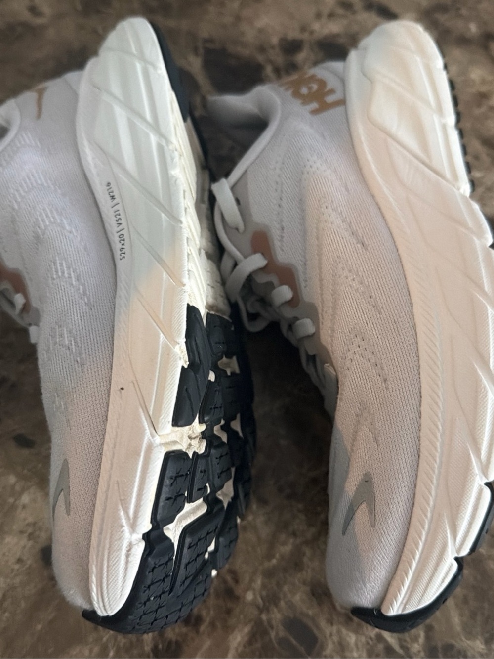 Hoka arahi 6 women sneakers sz 5D